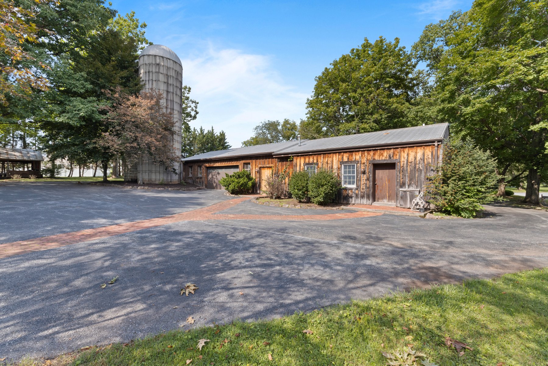 Historic Henry Miller House c.1797 Detached Living & Work Outbuilding